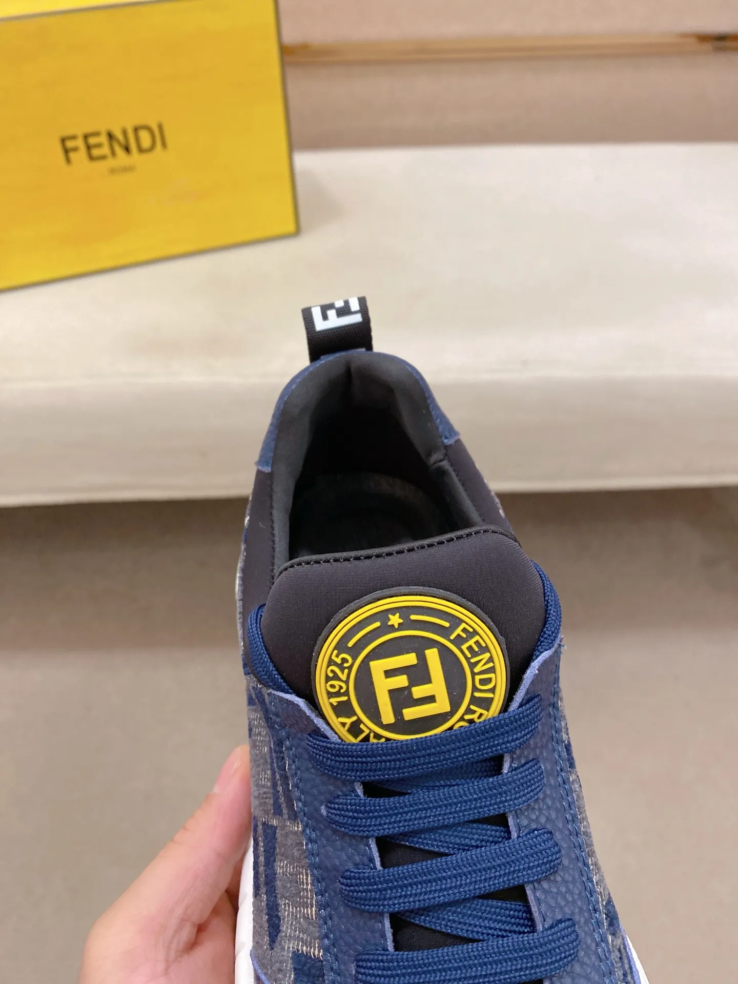 Men's men's shoes 442💰 (fendi) new style 👊🏻 upper 🇮🇹 imported cowhide fabric 🇩🇪 lining imported sheepskin lining. The original outsole is molded to highlight the identity of every man, and the upper foot is elegant and stable🚶🏻🚶🏻The high-end custom counters reproduce the original version📯No matter the wind or rain, the shoe last remains unchanged and can withstand the verification of time🔍️,🔵 Size: 38-44